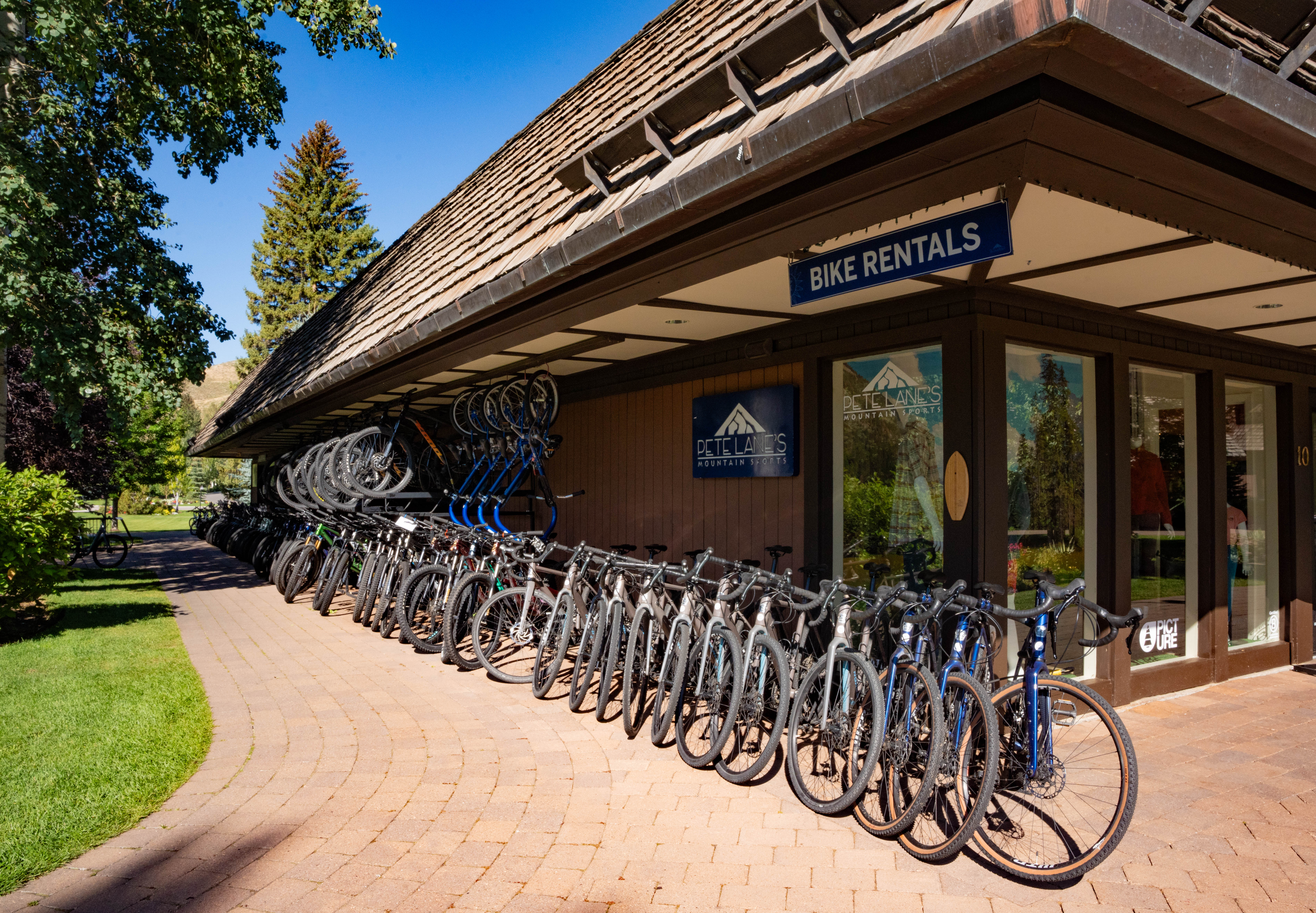 svr_petelanesvillage_retail_rental_summer_2023_gilmour_hayden